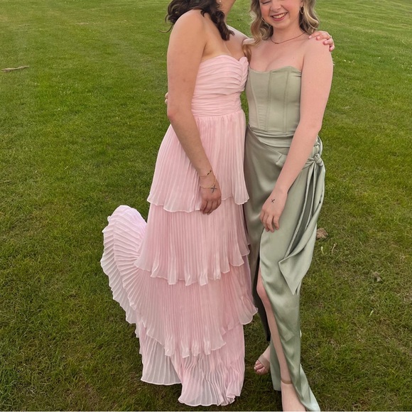 Dresses & Skirts - Elegant Pink Tiered Strapless Dress